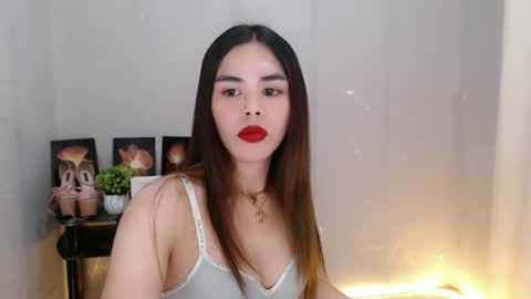 enchantress_mia03 online show from May 16, 9:50 am