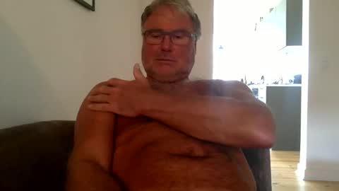 Snapshot of endurado chatting on October 1, 9:30 am endurado online show from October 1, 9:30 am