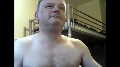 englishguysurrey online show from December 11, 9:09 am