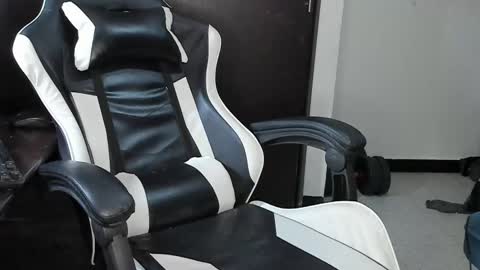 enjoymycock99 online show from February 18, 4:03 pm