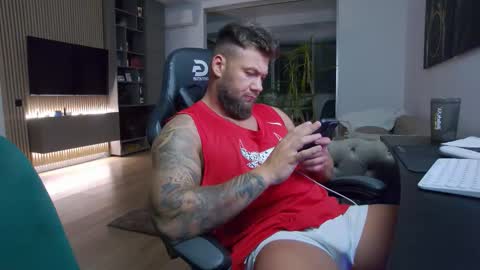 Erik online show from September 13, 8:22 pm