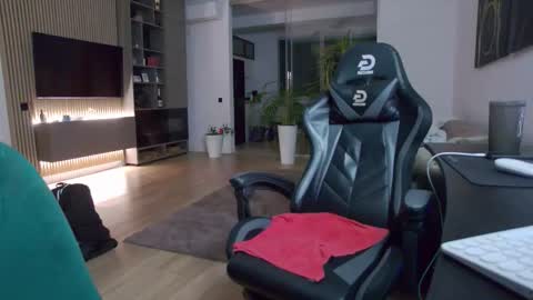 Erik online show from September 11, 8:10 pm