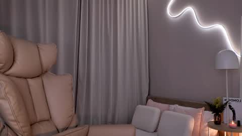 entya online show from April 10, 7:35 am