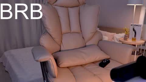 entya online show from March 3, 8:43 am