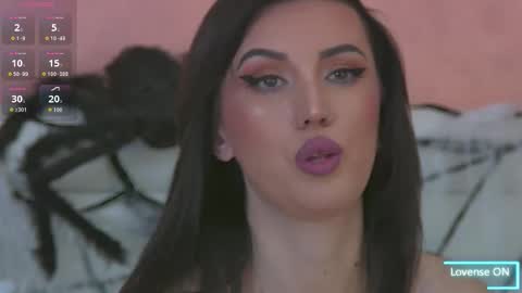 enyahazell online show from October 28, 8:10 pm