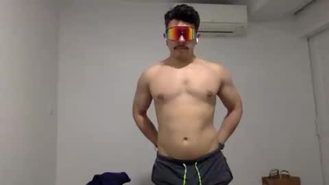 enzo_giovan online show from April 2, 3:03 am