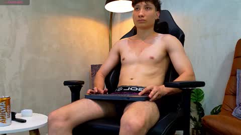 enzo_steel online show from February 16, 12:42 am