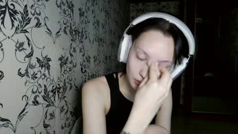 Lucy NEXT STREAM January 5 HNY  online show from April 2, 8:10 am