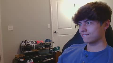 Snapshot of eprahsdahc chatting on December 10, 3:51 am eprahsdahc online show from December 10, 3:51 am