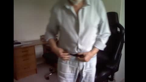 erasmus_d online show from September 10, 4:52 pm