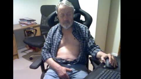 erasmus_d online show from February 3, 6:23 pm