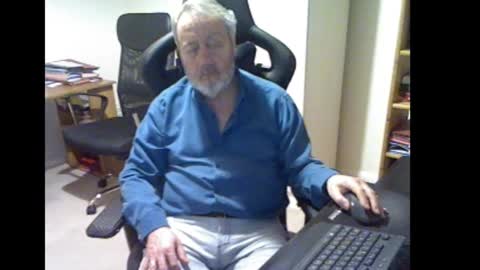 erasmus_d online show from March 1, 6:23 pm