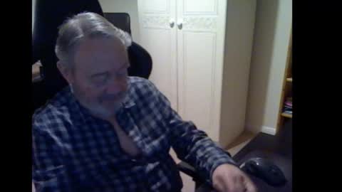 erasmus_d online show from November 27, 5:20 pm