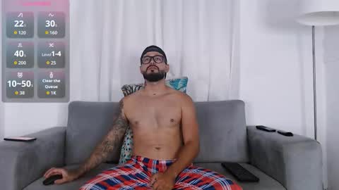 Snapshot of eric_evans1 chatting on September 19, 3:21 am Eric Evans online show from September 19, 3:21 am