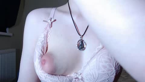 Erica online show from April 18, 3:03 pm