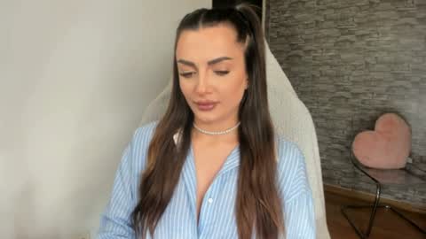 Riaaa online show from March 27, 6:09 pm