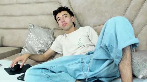 Erick online show from March 3, 4:36 pm