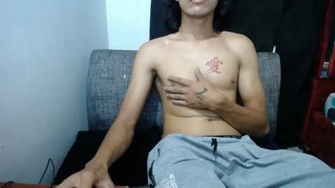 erickmaster07 online show from June 8, 1:28 am