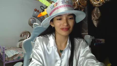 erina_1 online show from March 2, 3:13 am