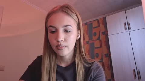Katrin online show from June 4, 3:40 pm