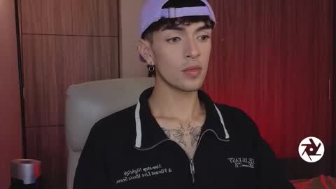   online show from March 8, 9:02 am