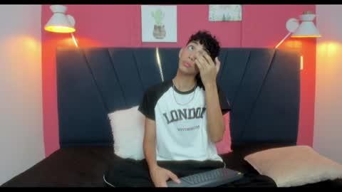 ero_boy40 online show from June 14, 3:03 pm