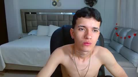 eroboyxox online show from February 18, 9:14 pm