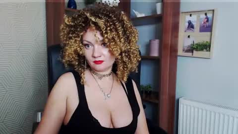 Snapshot of erotic_kaya chatting on October 24, 5:25 pm KAYA online show from October 24, 5:25 pm