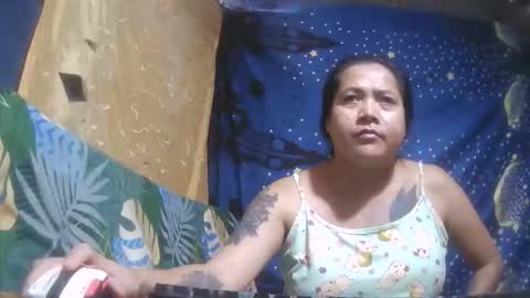 Snapshot of ervanamorge chatting on October 12, 1:31 am Ervana online show from October 12, 1:31 am