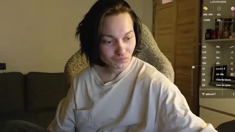 esajukyy online show from February 24, 3:37 pm