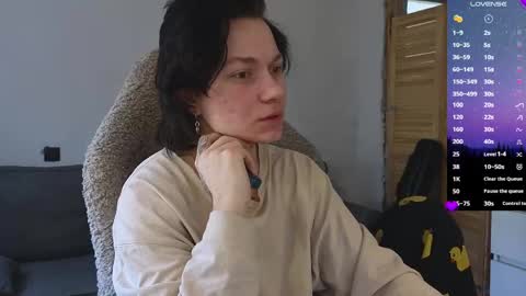 esajukyy online show from April 15, 5:00 am