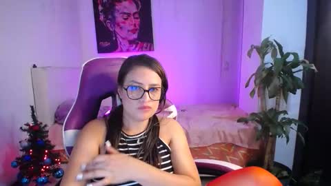 Esmeralda online show from December 20, 11:33 pm