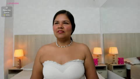 Esmeralda online show from April 13, 8:02 pm