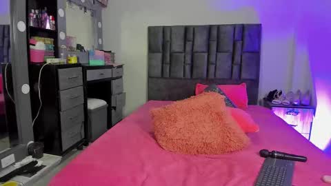 Perla online show from December 19, 8:21 am