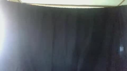 Snapshot of essensualelf chatting on October 17, 10:03 pm Essensual Elf online show from October 17, 10:03 pm