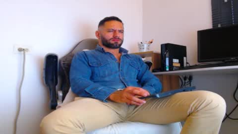 esteban online show from December 20, 4:25 pm