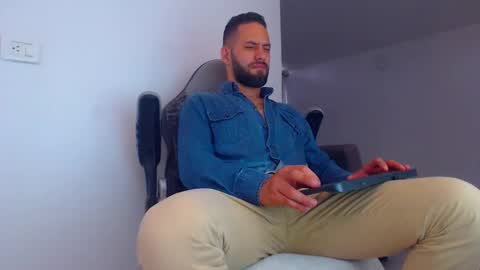 esteban online show from March 12, 7:36 pm