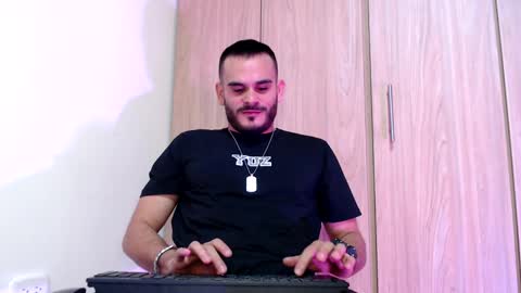 Snapshot of esteban_fer chatting on January 26, 4:20 am Esteban Fernandez online show from January 26, 4:20 am