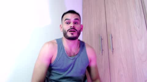 Snapshot of esteban_fer chatting on January 3, 4:59 pm Esteban Fernandez online show from January 3, 4:59 pm