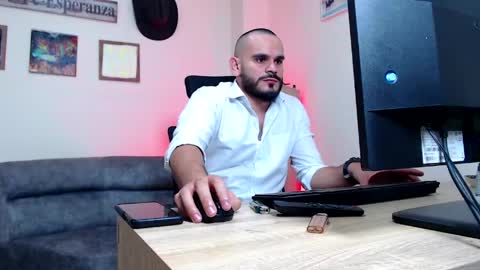 Esteban Fernandez online show from March 27, 6:41 am