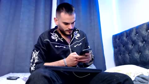 Snapshot of esteban_fer chatting on January 11, 8:54 am Esteban Fernandez online show from January 11, 8:54 am