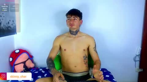 Esteban independent model online show from February 11, 12:15 pm