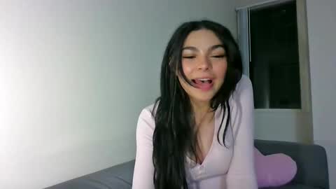 Estee online show from March 22, 2:48 am