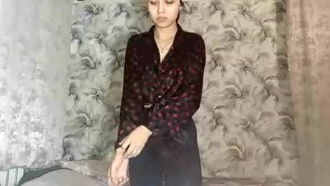 estellekirbo online show from February 14, 4:32 pm