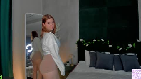 Ester online show from December 4, 11:37 pm