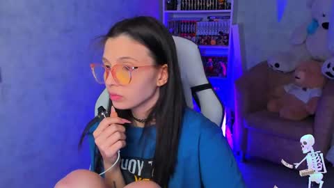 Snapshot of estercollins chatting on March 9, 1:14 am Ester online show from March 9, 1:14 am