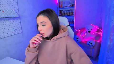 Snapshot of estercollins chatting on December 7, 11:18 pm Ester online show from December 7, 11:18 pm