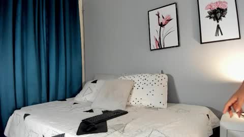 Estrellita online show from February 12, 1:15 pm