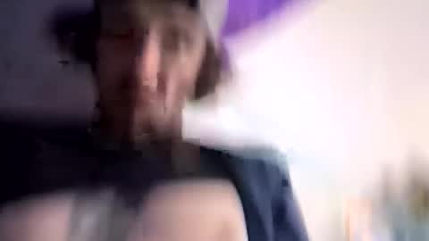 et528007 online show from April 15, 10:21 pm