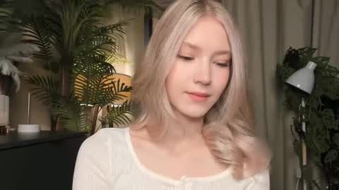 Natalie online show from December 3, 5:52 am